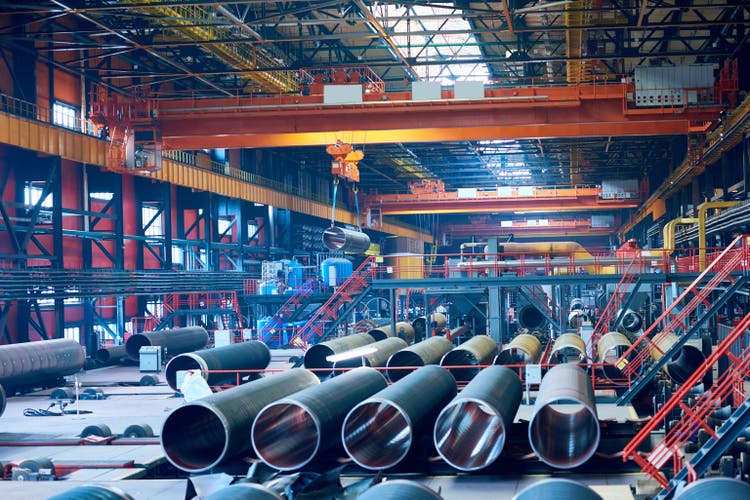 Tube rolling plant for production of large pipes