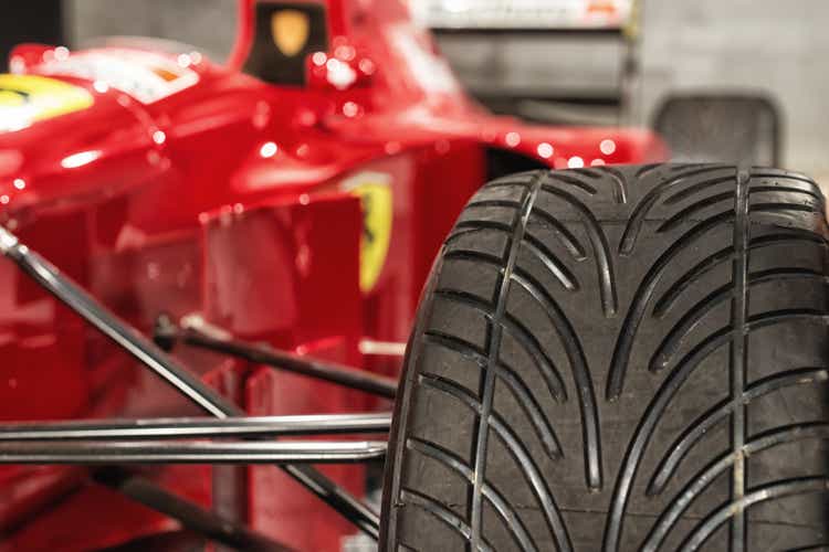 Pneumatico di un"auto da corsa Ferrari Formula 1