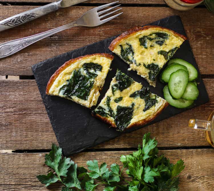 Egg omelet with spinach