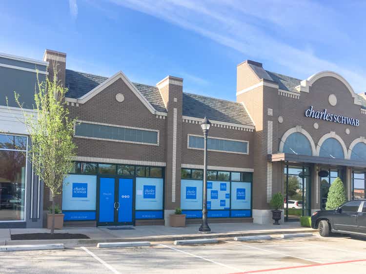 Entrance to Charles Schwab Corporation branch in Irving, Texas, USA