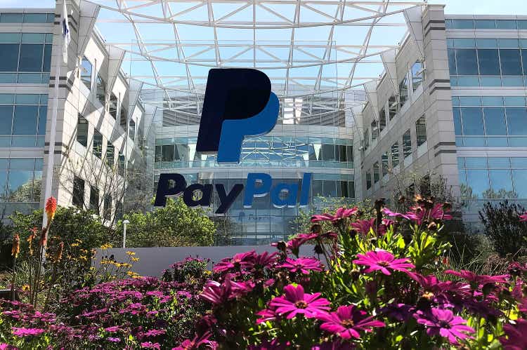 PayPal Experiments With More Traditional Banking Services