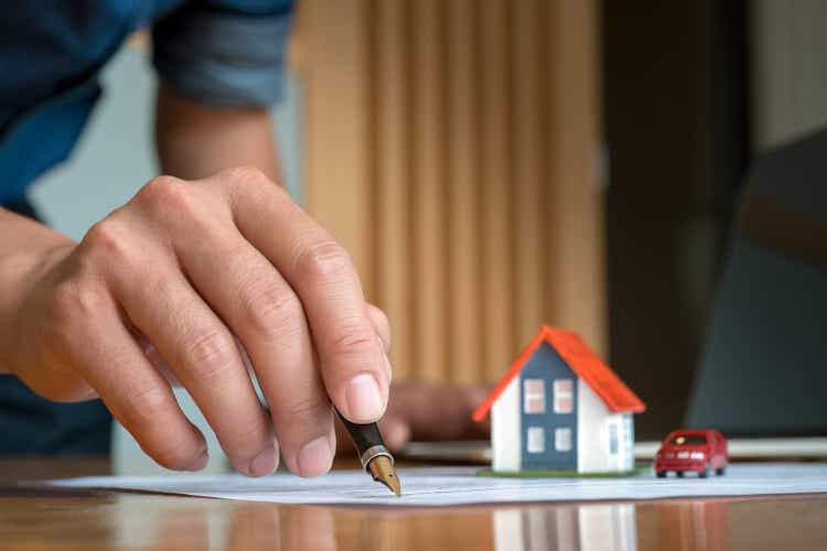 Real estate confirm mortgage contract (estate agency client sign contract) - Real Estate Concept