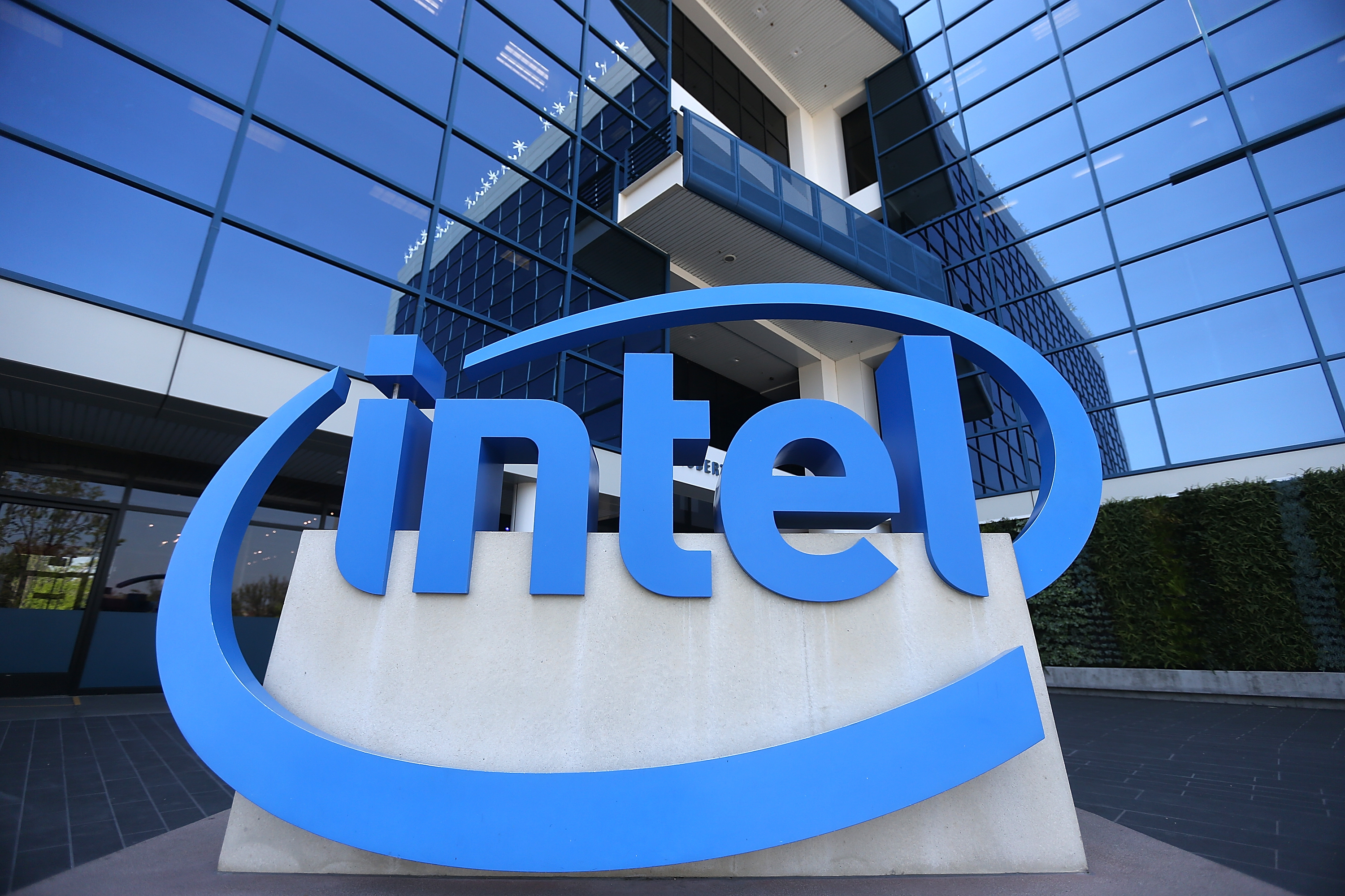 Intel Unveils AI Offerings As Semiconductor Index Hits Record (NASDAQ ...