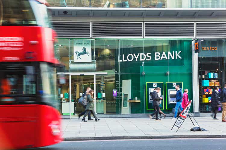 Lloyds Banking Q4 earnings miss as firm takes extra $882M provision for car finance saga