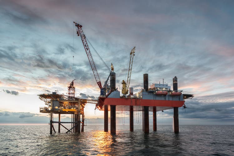 Gas-Plattform und Jack-Up Rig