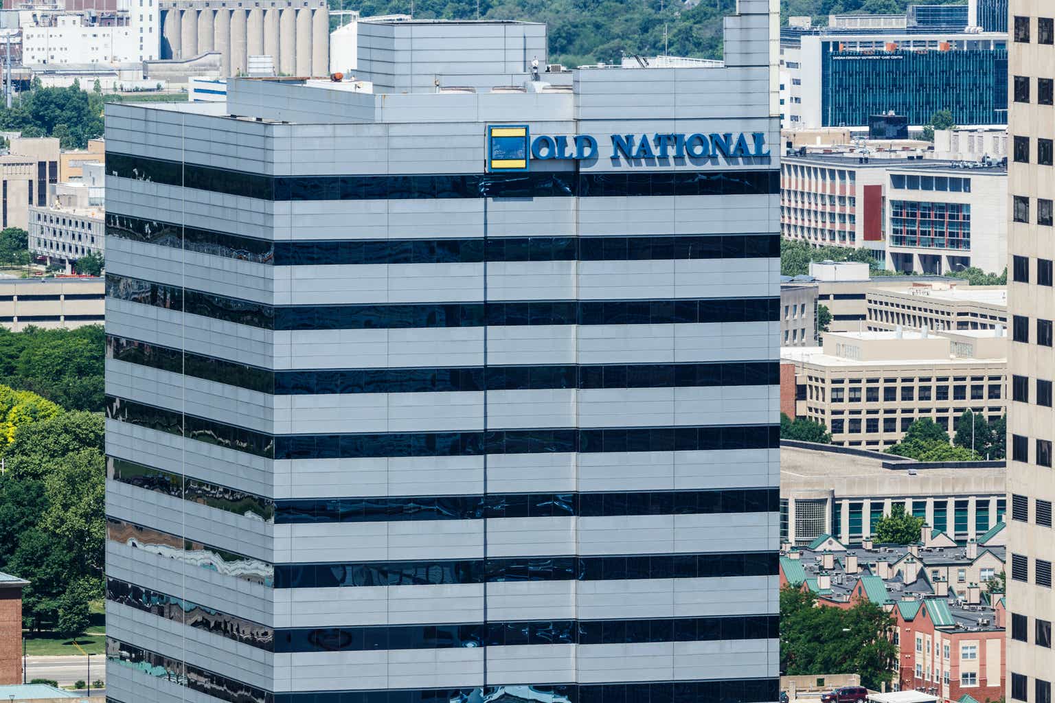 Old National Bancorp: Upgrade to buy, earnings likely to rebound soon