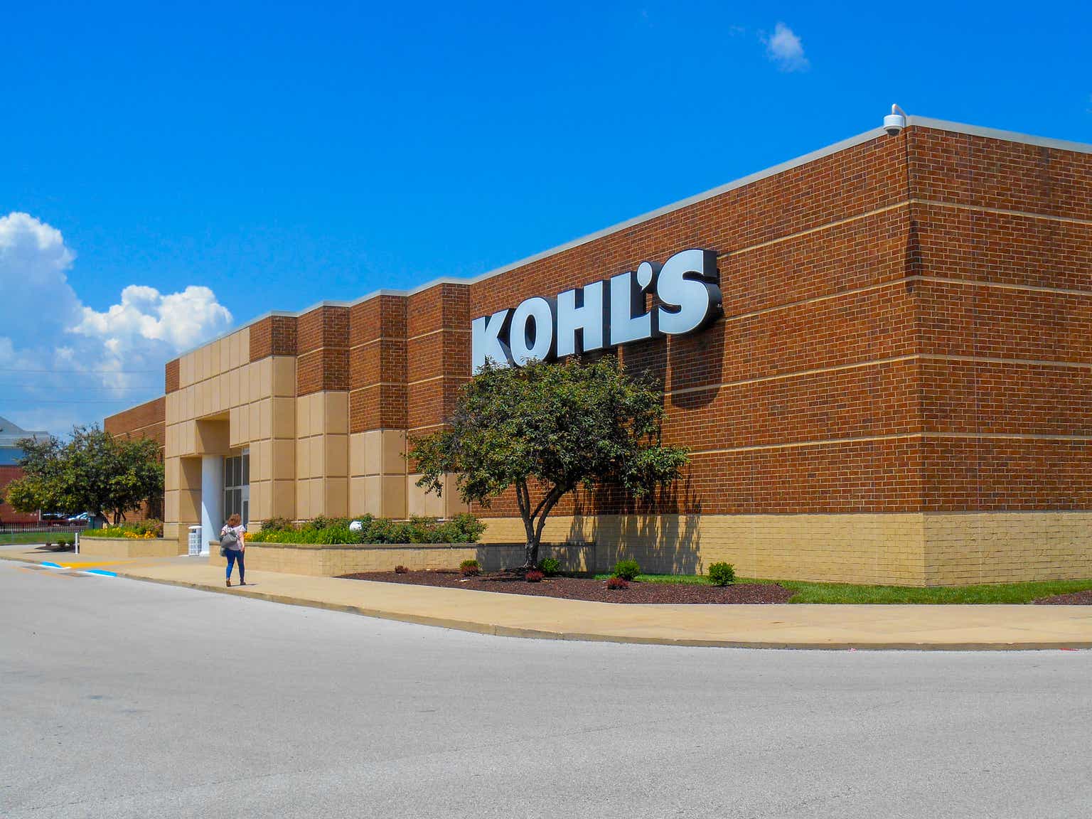 Kohl's Reports Unexpected Quarterly Profit