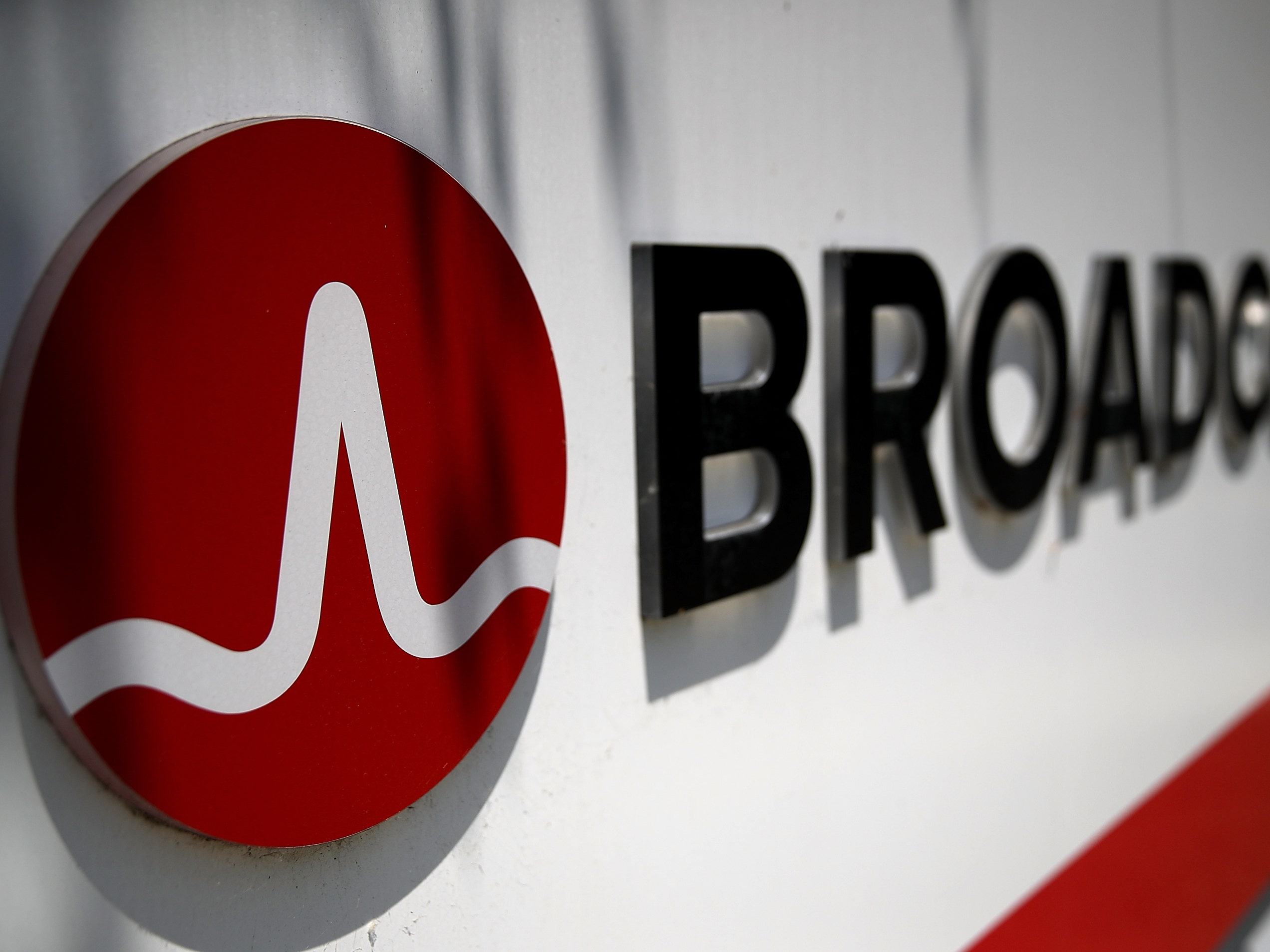 Данной фирмы. Broadcom. Broadcom Corporation. Broadcom Limited. Broadcom logo.