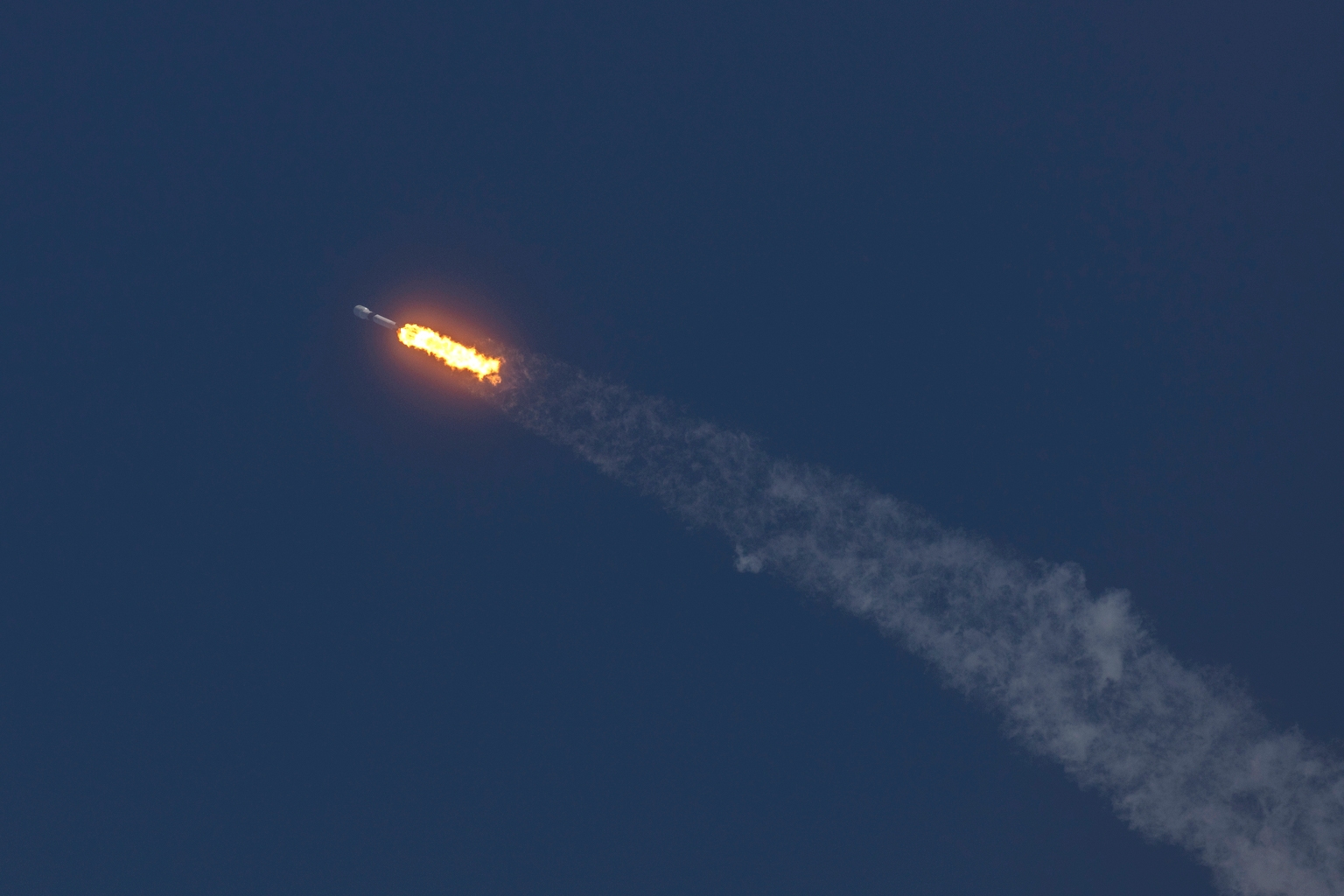 SpaceX: A Trillion-Dollar Story Without Trillion-Dollar Economics