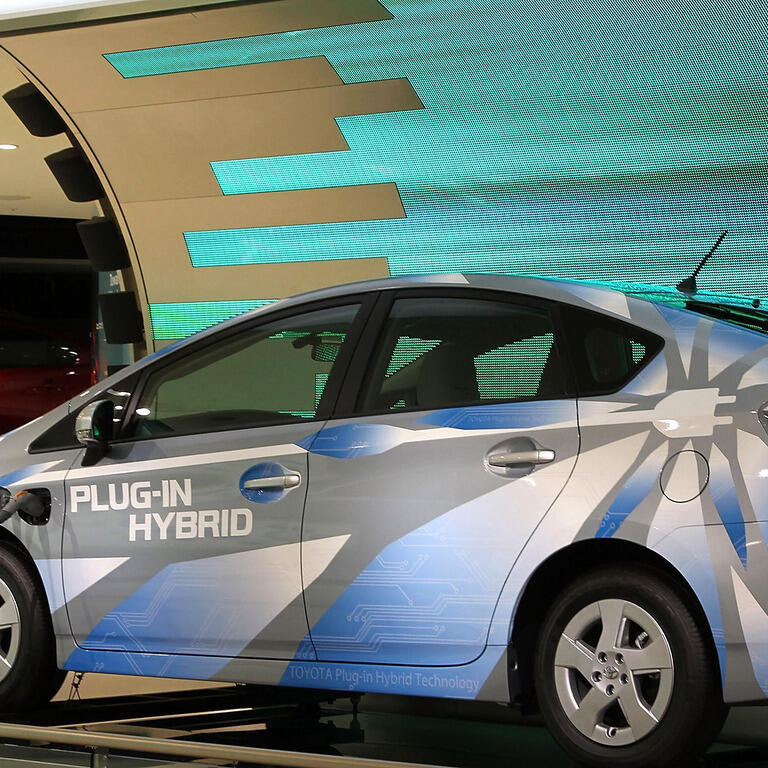 Toyota Setback : Hybrids Challenged As Electric Vehicles