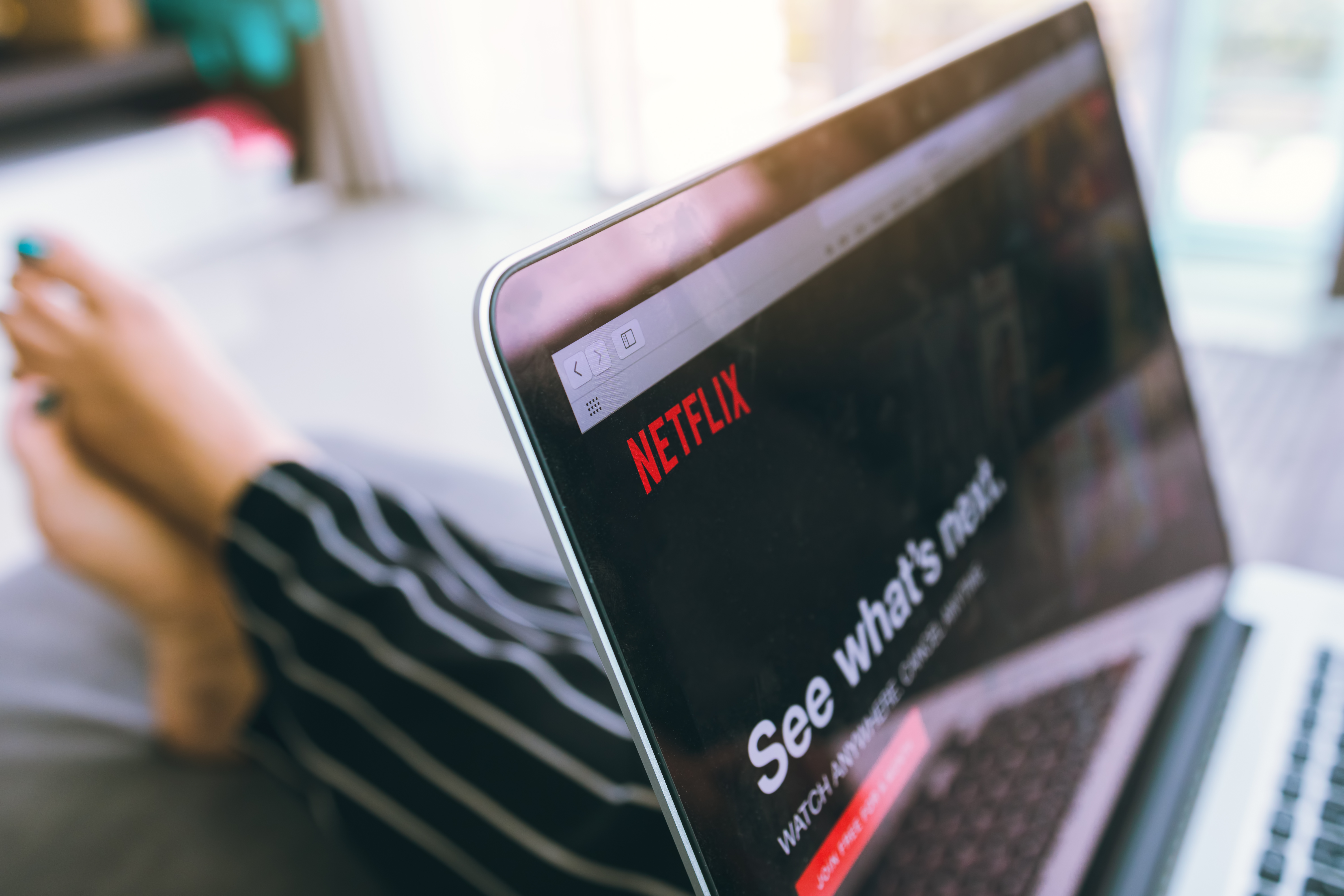 Analysts Maintain Rating On Netflix As Q3 Earnings Near; Anticipate ...