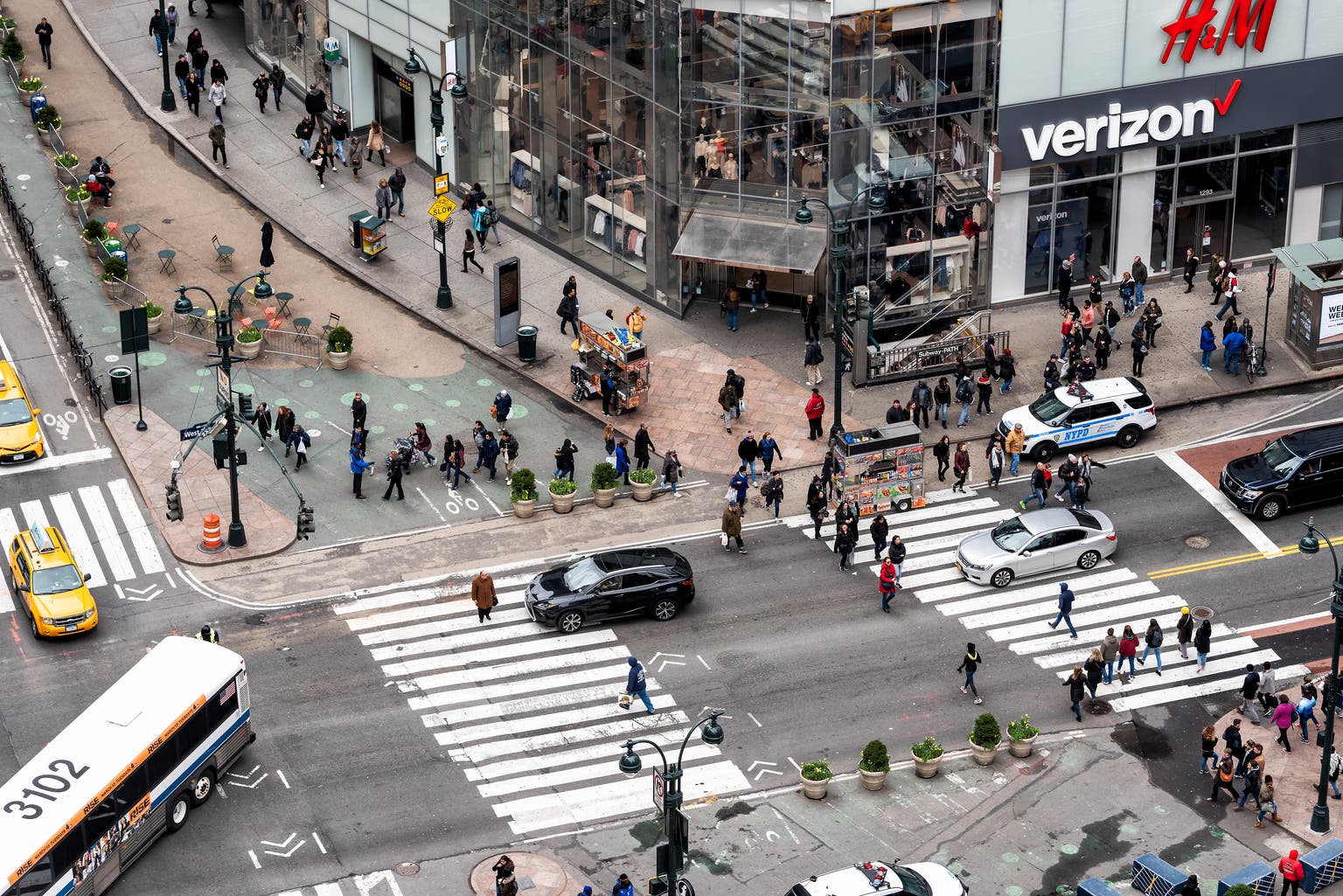 Both Verizon And AT&T Plunge Why Only One Is A Buy (NYSEVZ) Seeking