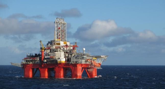 Transocean - The Semi-Submersible Spitsbergen Hits Oil In The Shetlands ...