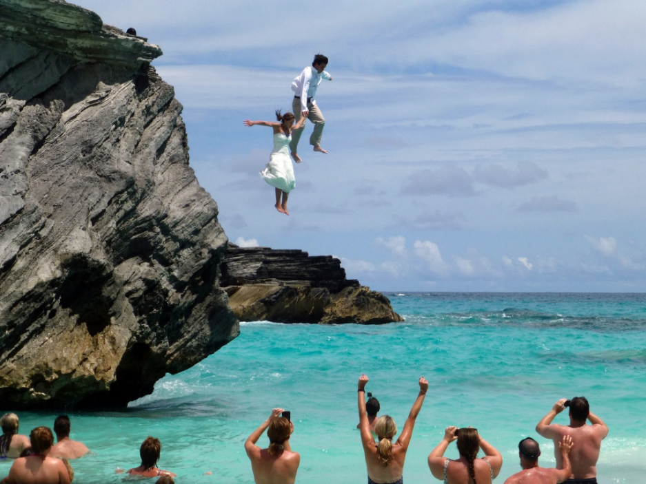 Cliff Diving And Brookfield Infrastructure Partners (NYSE:BIP) .