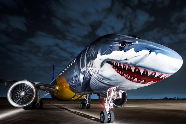 Farnborough Airshow Day 2: Small Jet Maker Shows Teeth (NYSE:BA ...