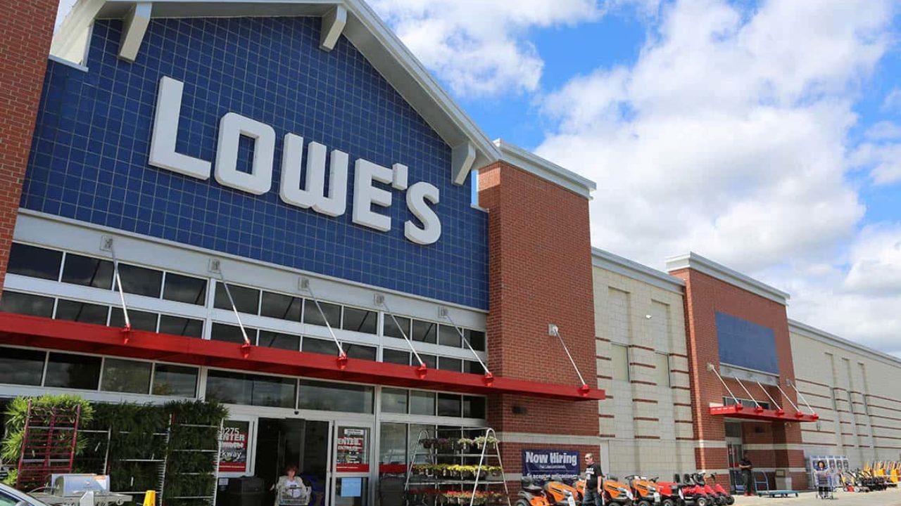 Lowe's Assessing If It Can Do Better Than Home Depot (NYSELOW