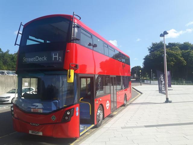 hydrogen powered bus