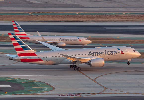 American 787 at LAX
