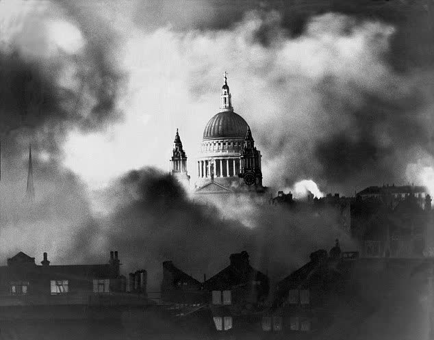 Great London Buildings: A Brief History of St. Paul's Cathedral - Risen from Fire - Londontopia
