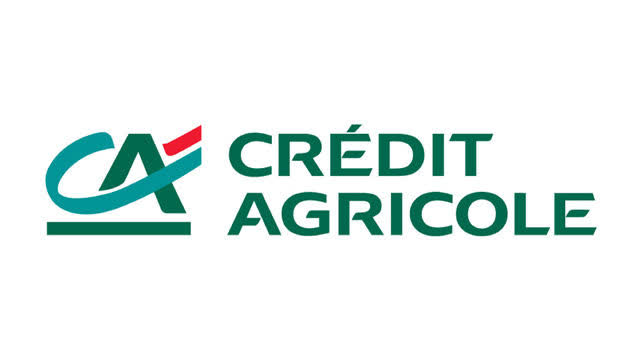 Credit Agricole bank side by side with healthcare professionals ...