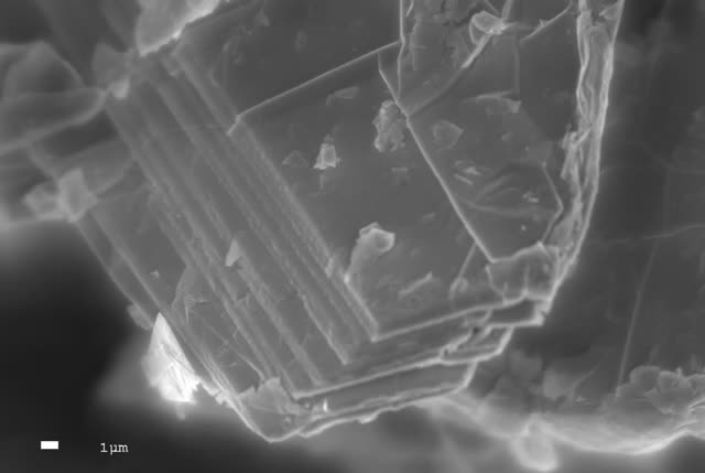 Microscopic View of Graphite Shows Layering