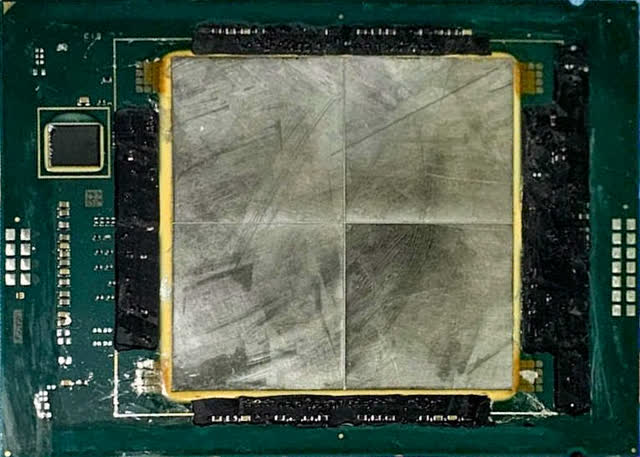 Intel 4th Gen Xeon &quot;Sapphire Rapids&quot; CPU for LGA4677-X socket pictured - VideoCardz.com