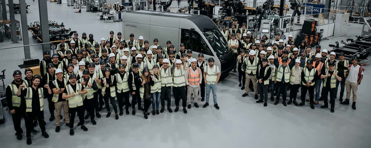 Arrival produces first production verification van in Microfactory.