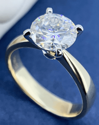 18k white gold ring