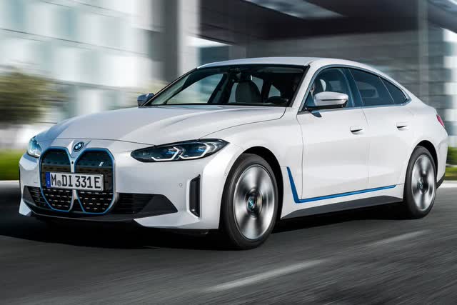 Photo of BMW's new electric i4 sedan