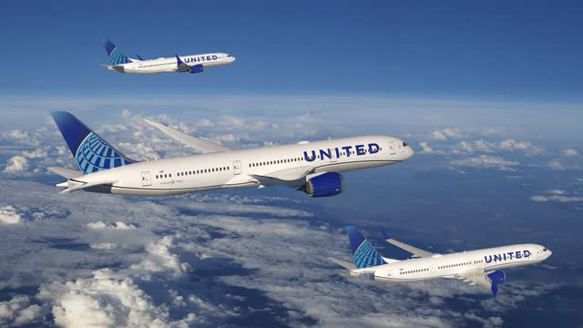 United Airlines Orders 100 Boeing 787 and 100 Boeing 737 MAX aircraft