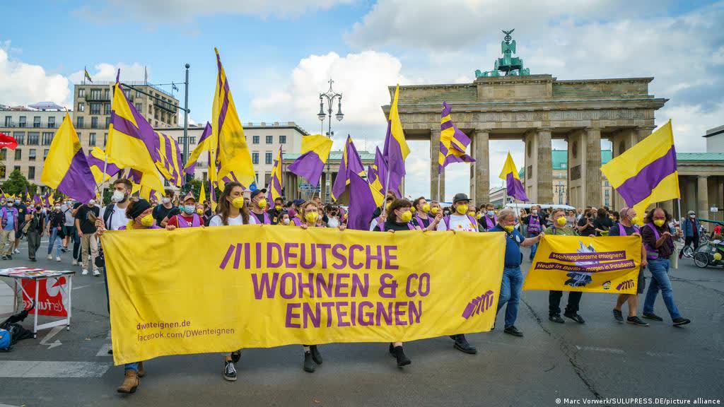 Germany: Berlin locals vote to expropriate real estate giants | News | DW | 26.09.2021