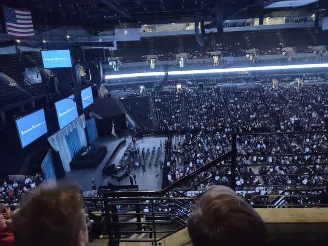 Stadium filled with Berkshire Hathaway shareholders at 2022 Annual Meeting