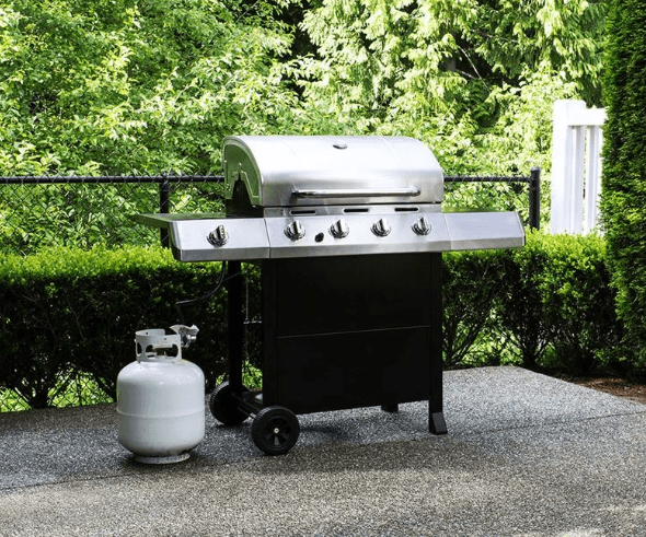 A picture of a standalone bbq grill