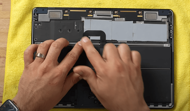 Adding thermal pads to MacBook Air