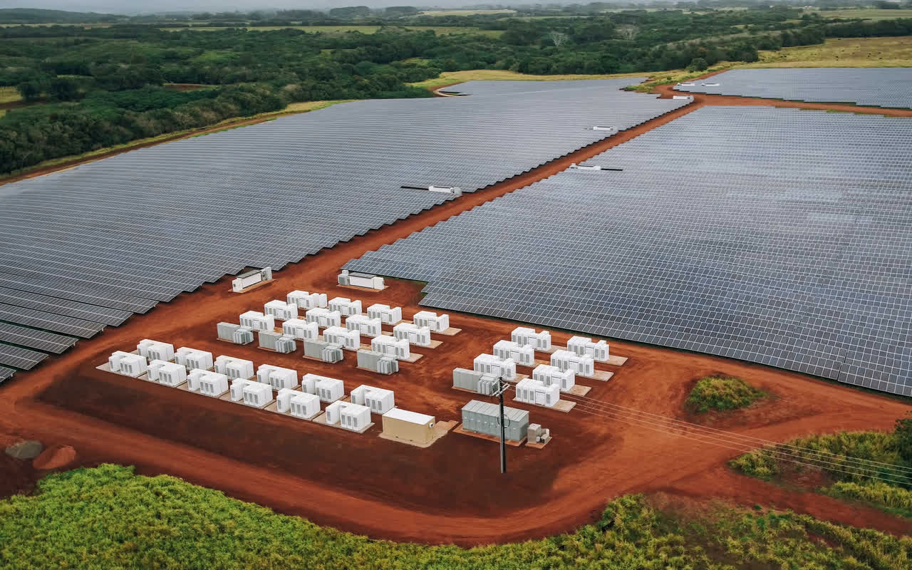 Solar panels and Megapacks on Kauai, Hawaii
