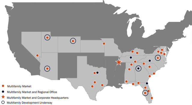 A map of united states with orange dots and a red star Description automatically generated