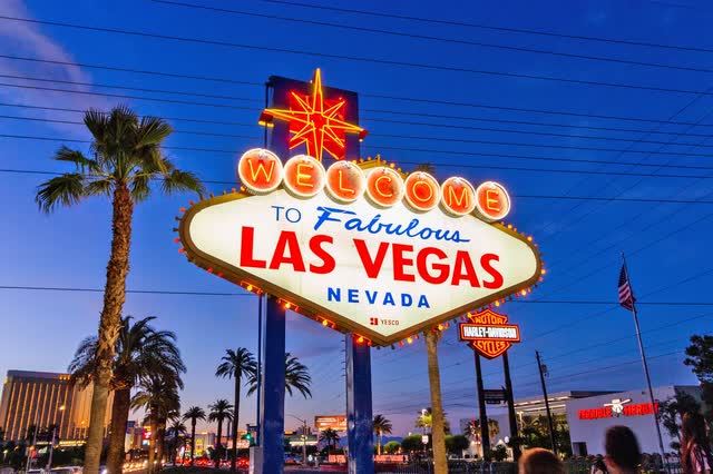Welcome to Fabulous Las Vegas' Sign - Take Home a Memory With a Photo at this Iconic Landmark – Go Guides